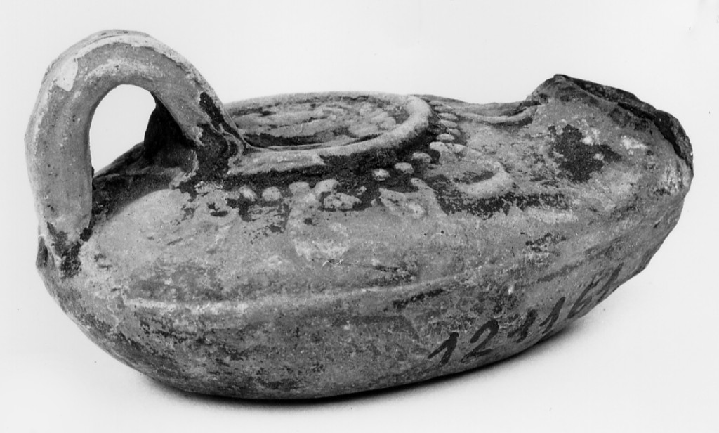 Decorazione a motivi geometrici,floreali e animali (Lucerna, "Aswan lamp") (V-VI d.C, periodo copto)