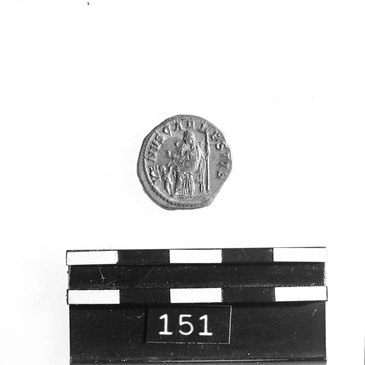 Denario, MATTINGLY / SYDENHAM / SUTHERLAND RIC IV2, n. 243 (Sec. III d.C)