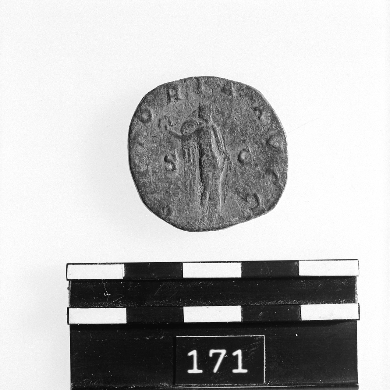 Sesterzio, MATTINGLY / SYDENHAM / SUTHERLAND RIC IV2, n. 23a (Sec. III d.C)