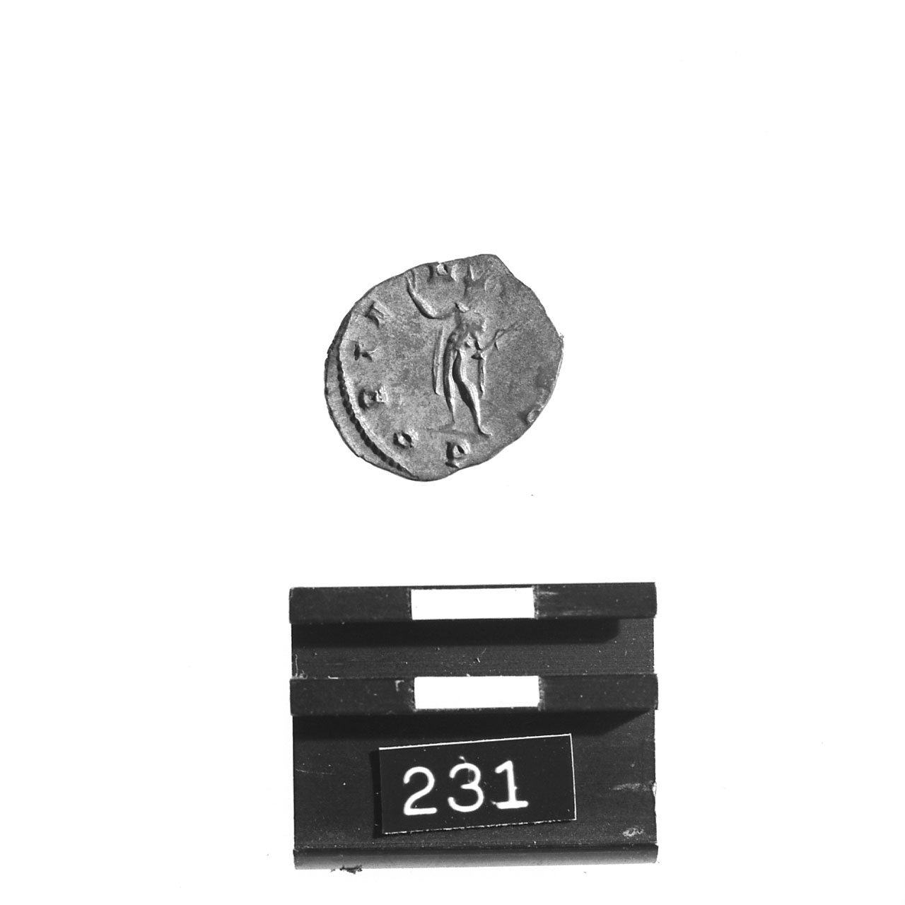 Antoniniano, RICV1,n.494 Var. D/Testa r. o busto r. o corazzato (Sec. III d.C)