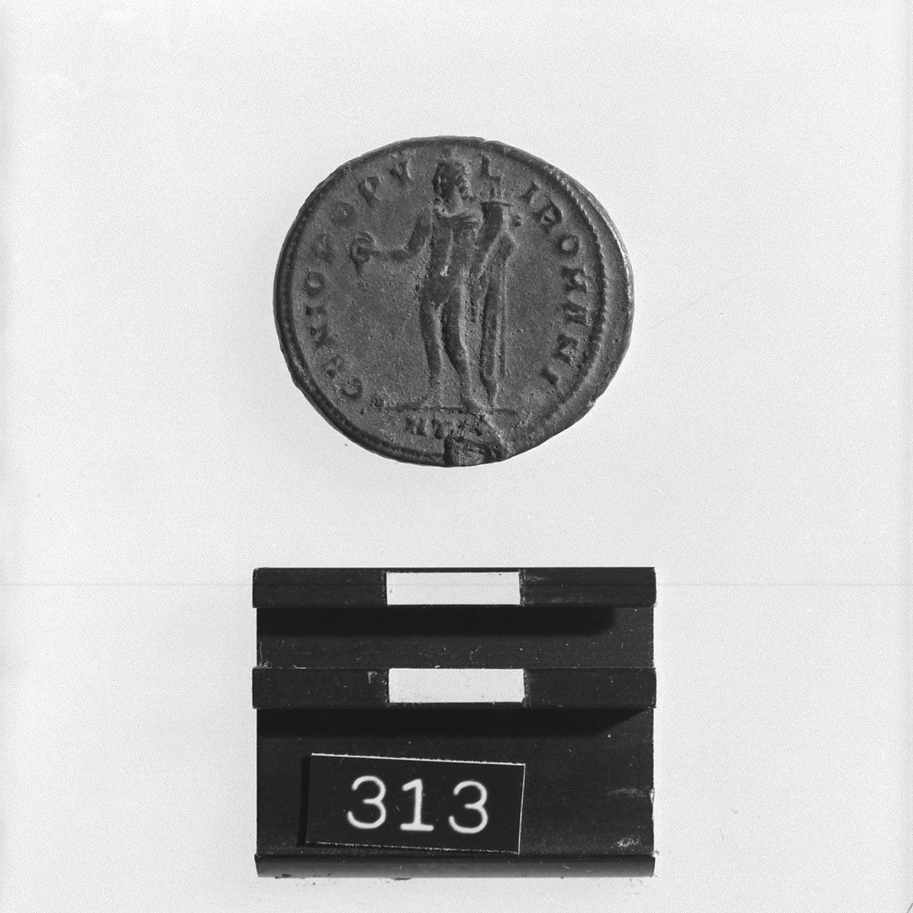 Follis, SUTHERLAND RIC VI, n. 17a (Sec. III d.C)