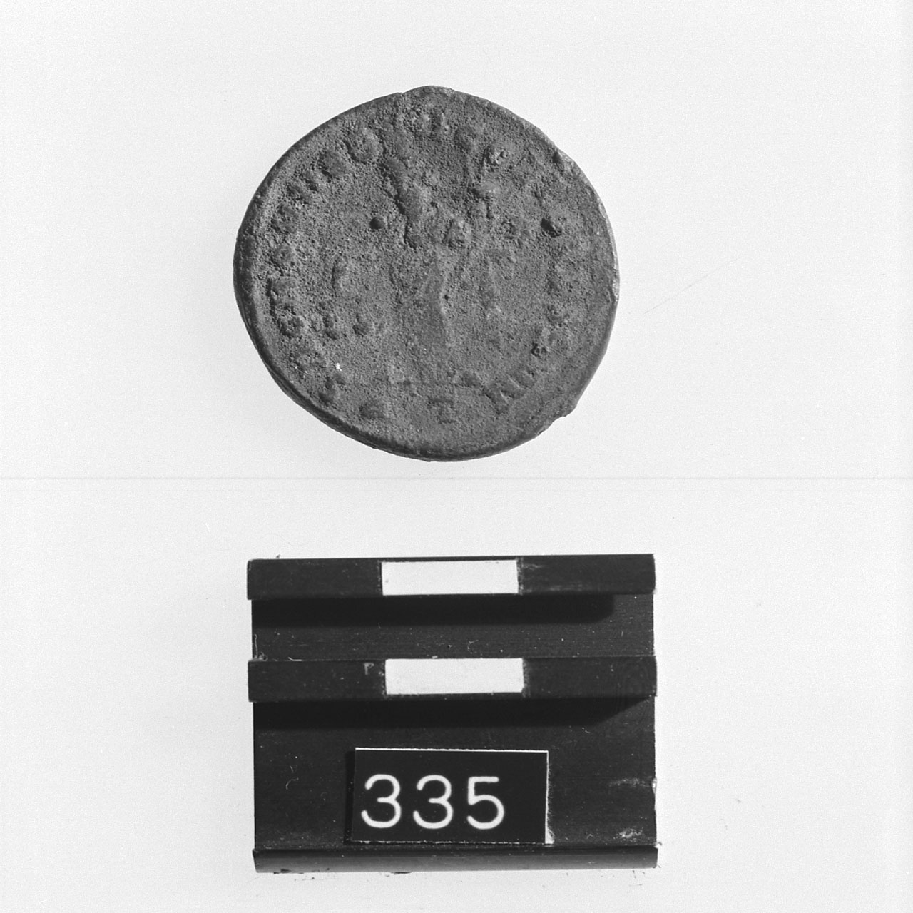 Follis, SUTHERLAND RIC VI, n.106a (Sec.IV d.C)