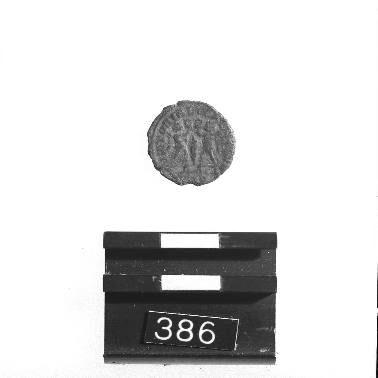 AE III, KENT RIC VIII, p.254,322 (Sec.IV d.C)