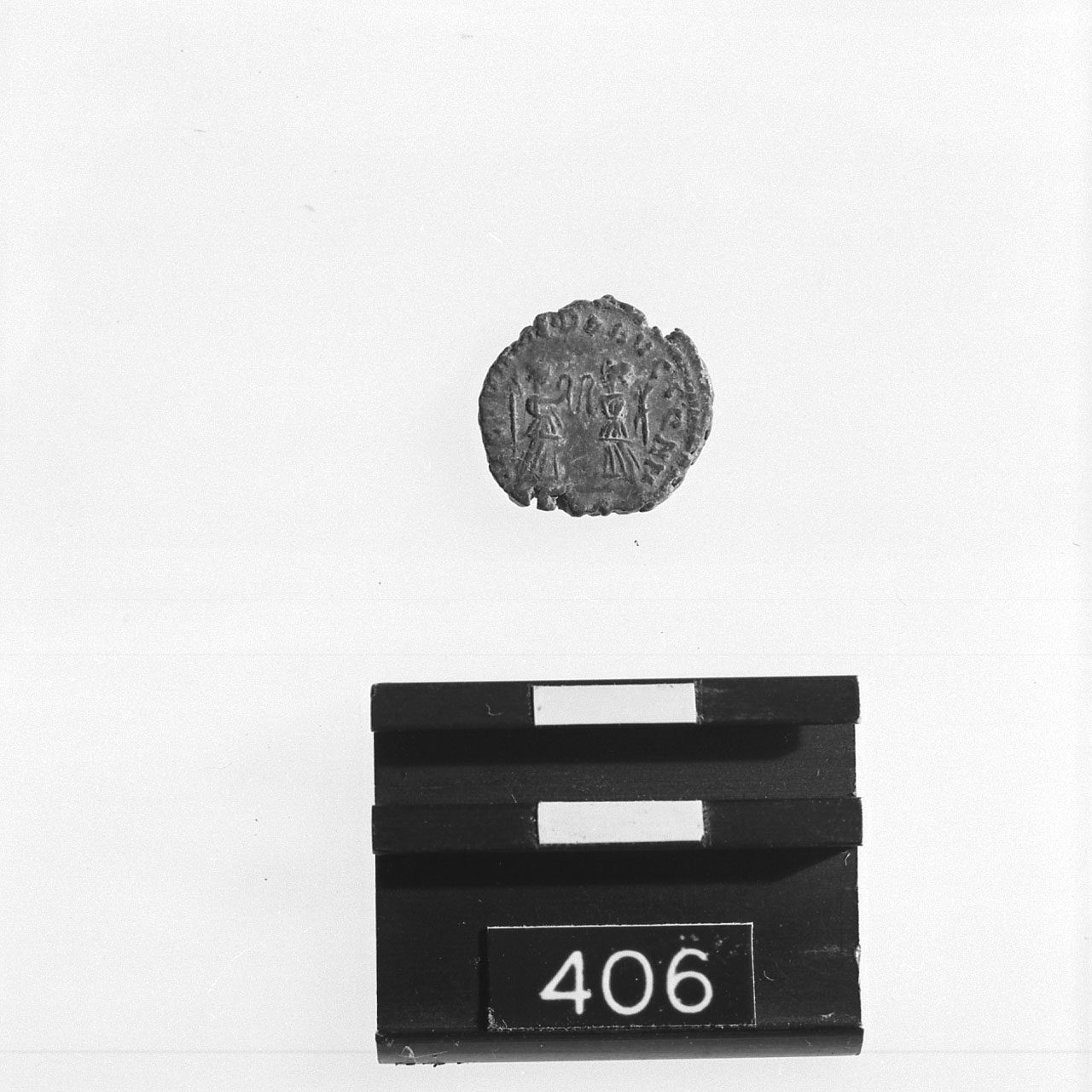 AE III, KENT RIC VIII, p.151 sgg (Sec.IV d.C)