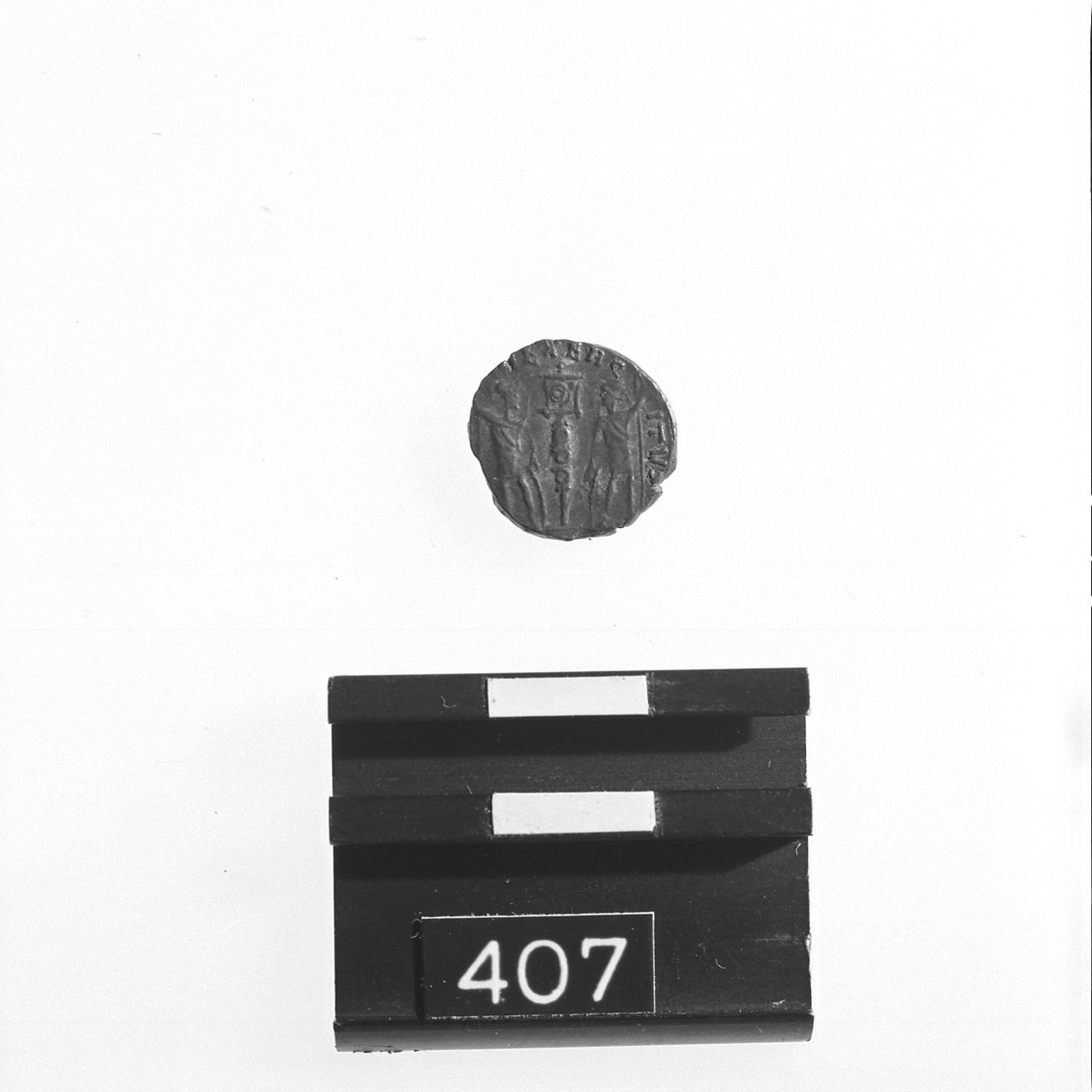 AE III, KENT RIC VIII, p.204 sgg (Sec.IV d.C)