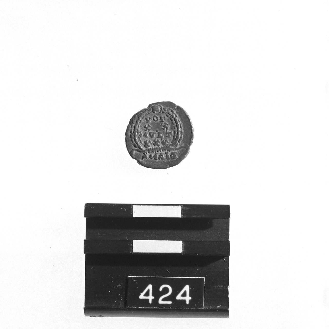 AE III, KENT RIC VIII, n.33 (Sec.IV d.C)