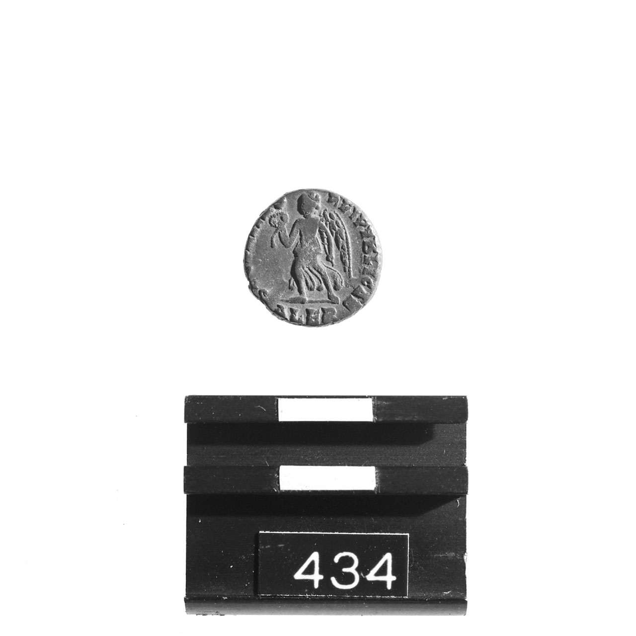 AE III, PEARCE RIC IX, n.3(a),5(a) (Sec.IV d.C)