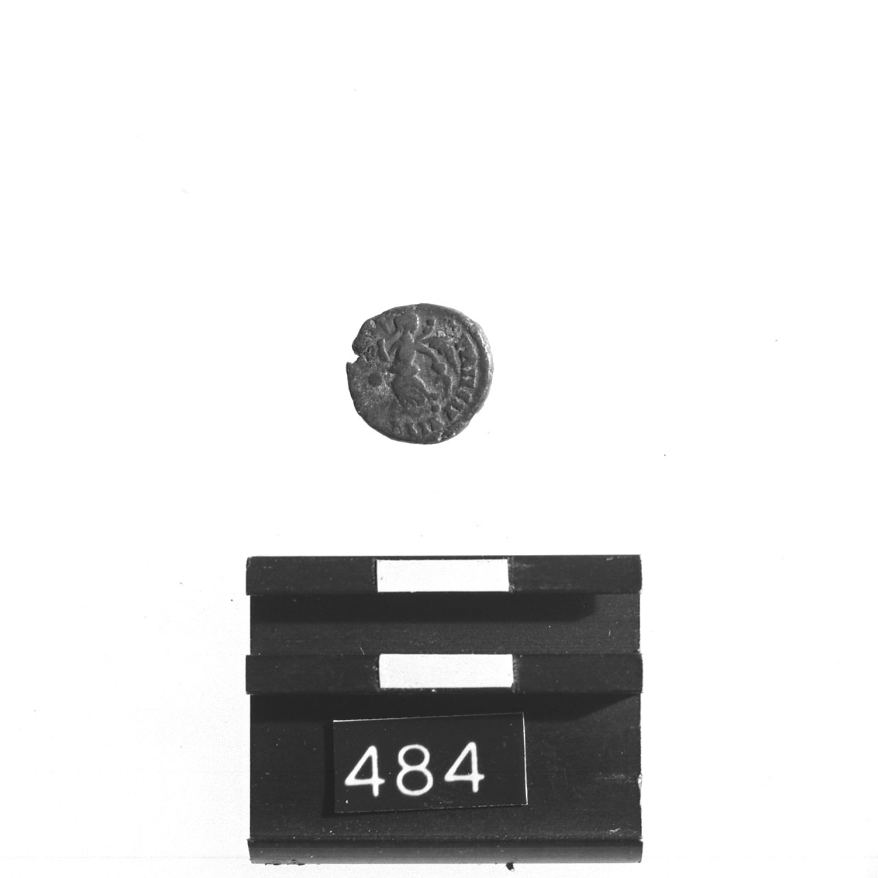 AE IV, PEARCE RIC IX, p.303,304 (Sec.IV d.C)