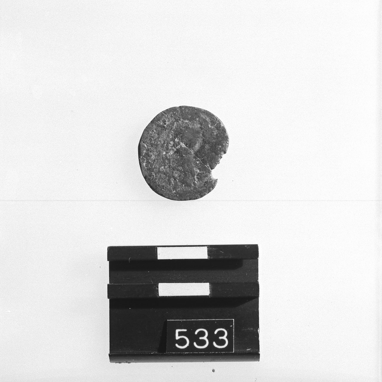 Mezzo follis, BELLINGER DO I, p.288 (Sec.VI d.C)