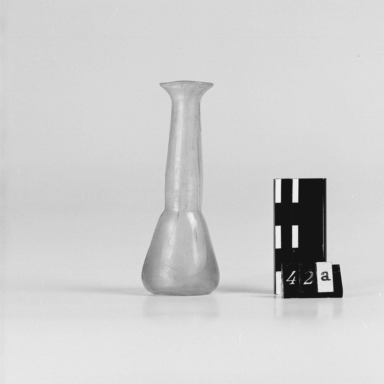 Balsamario, Isings 28 b (Sec. I/ II d.C)