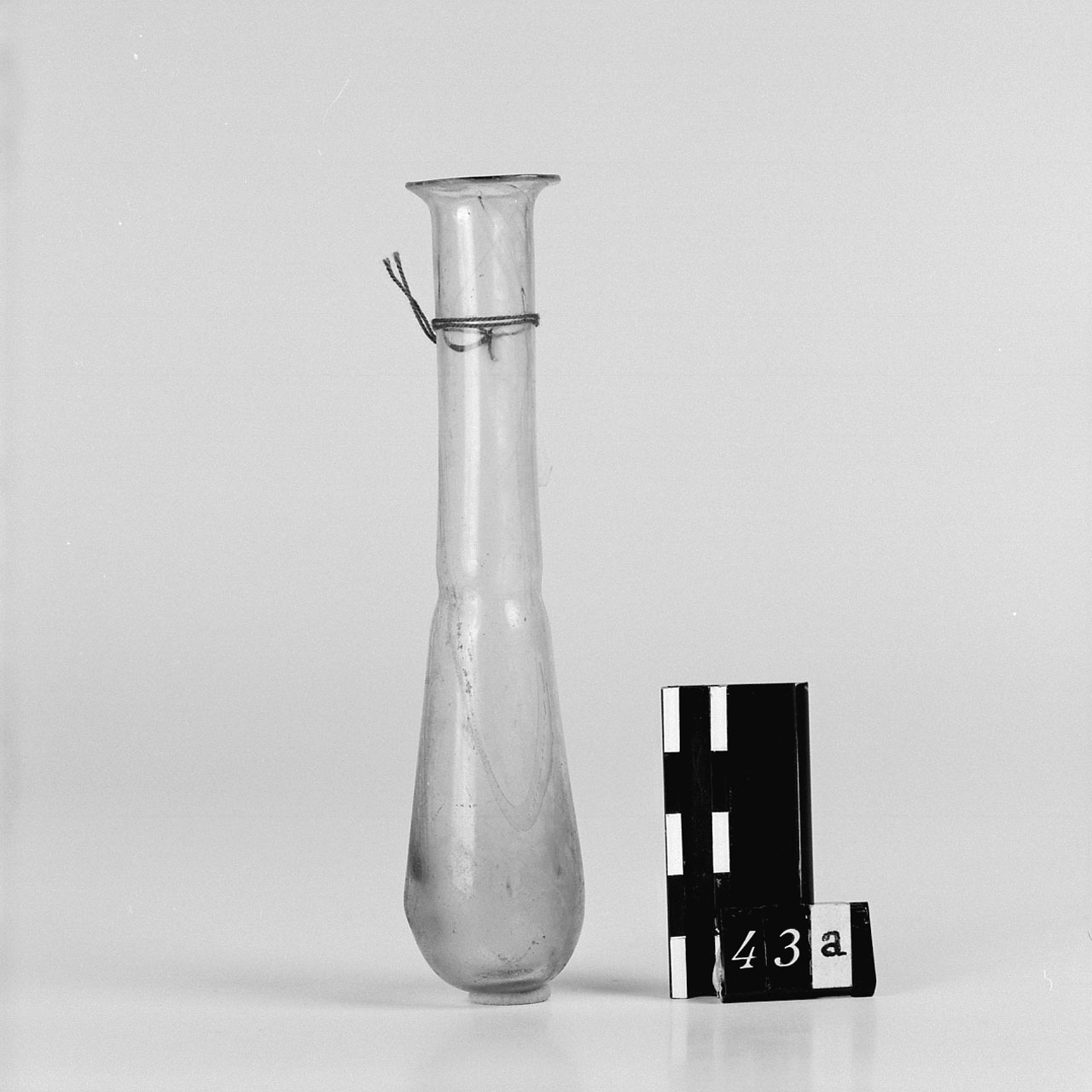 Balsamario, Isings 8 (Sec. I/ II d.C)