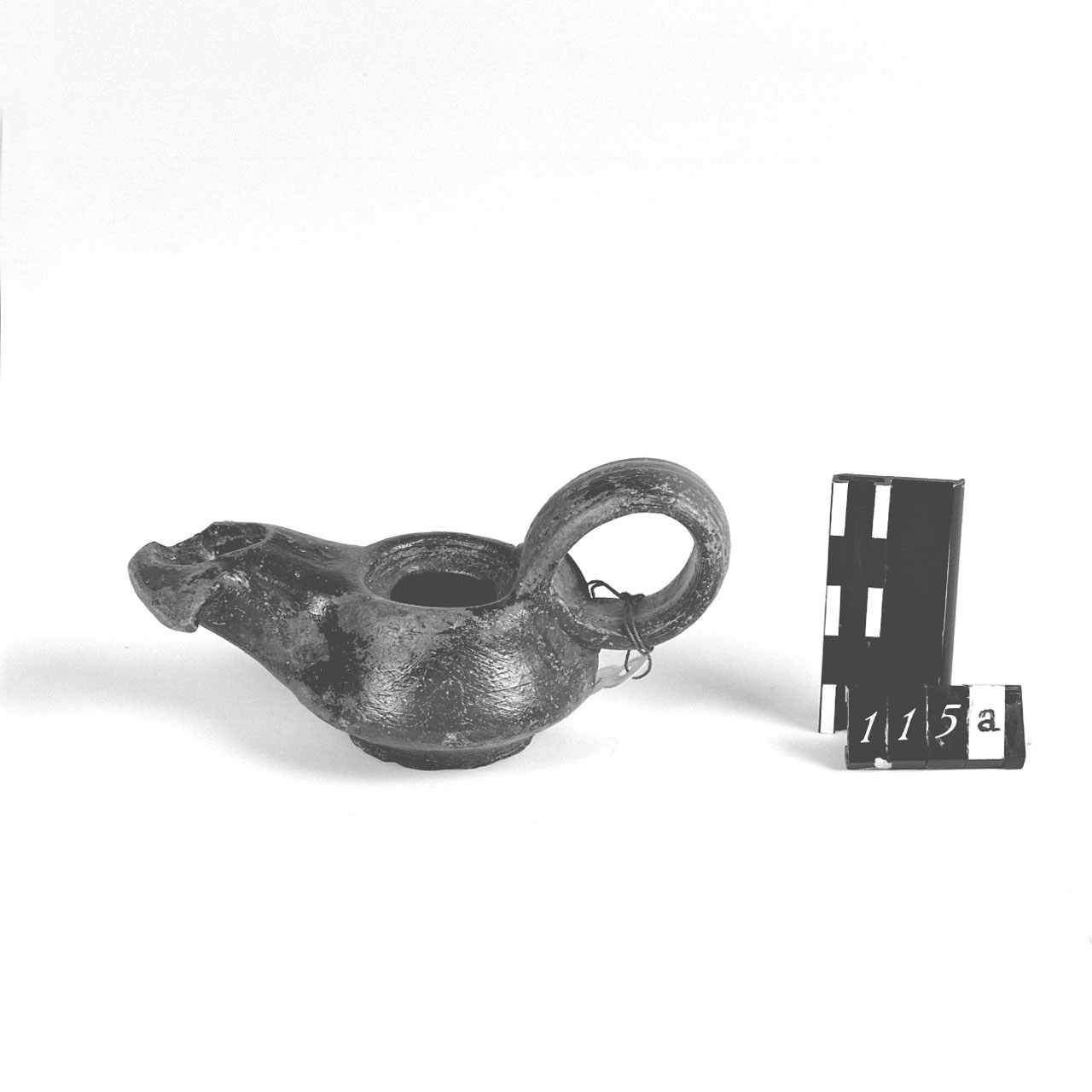 Lucerna, Broneer tipo XIII (Fine/inizio Sec. II/ I a.C)