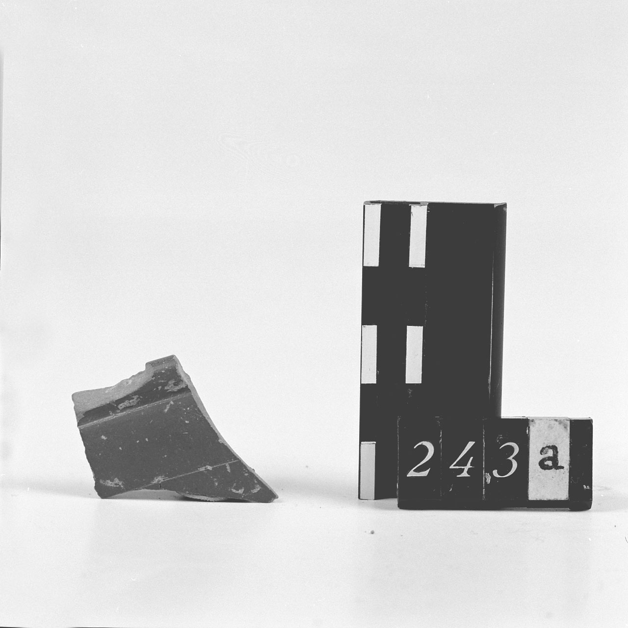 Coppa/ frammento, Dragendorff tipo 37 ? (Sec. I d.C)