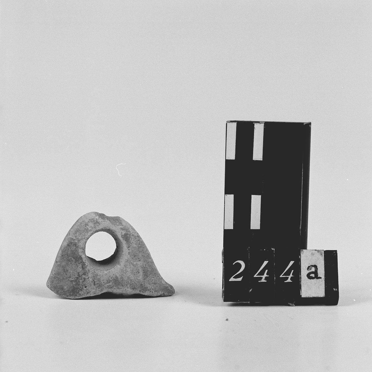 Lucerna/ frammento (Sec. I/ II d.C)