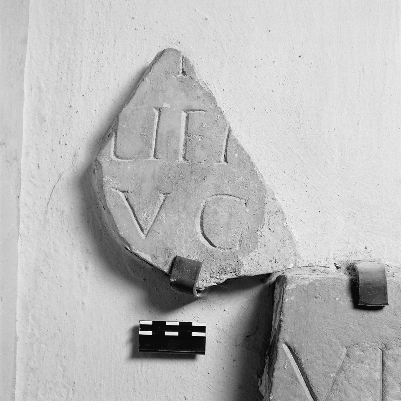 Lastra/frammento (Sec. I/IV d.C)