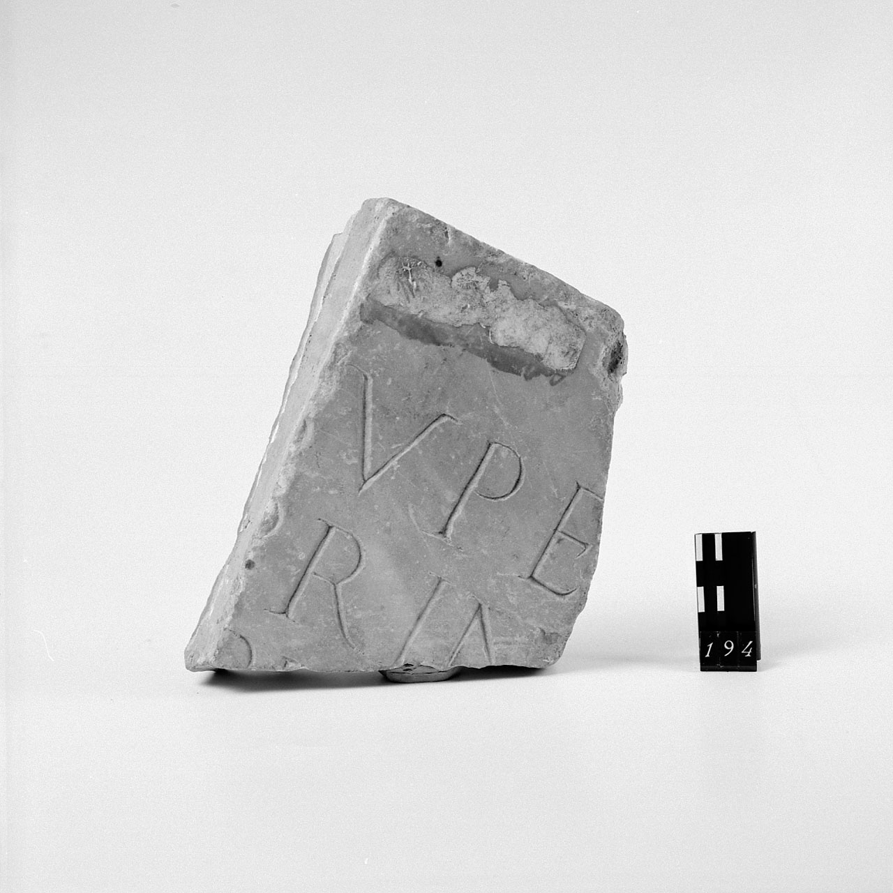 Stele/frammento (Età romana)