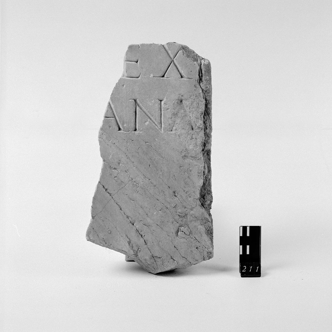 Stele funeraria/frammento (Età romana)