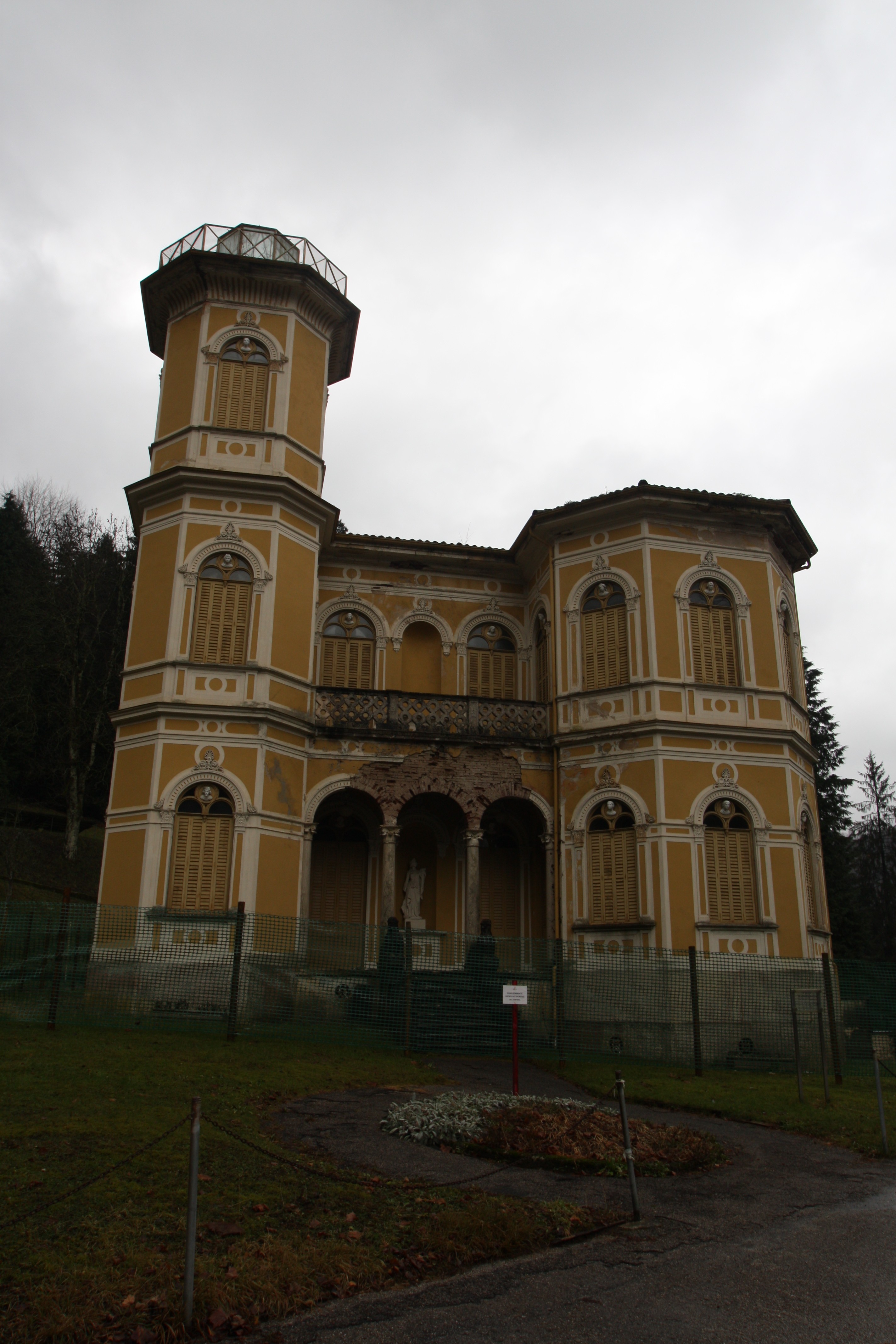 Villa Tonello, Savoia, detta "Villa Margherita" (villa, privata) - Recoaro Terme (VI) 
