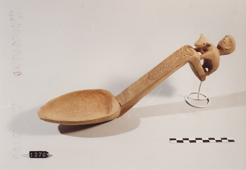 CUCCHIAIO PER RICOTTA, utensili per la pastorizia - artigianato pastorale (sec. XX seconda metà)