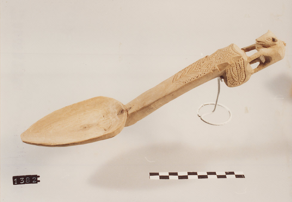 CUCCHIAIO PER RICOTTA, utensili per la pastorizia - artigianato pastorale (sec. XX seconda metà)