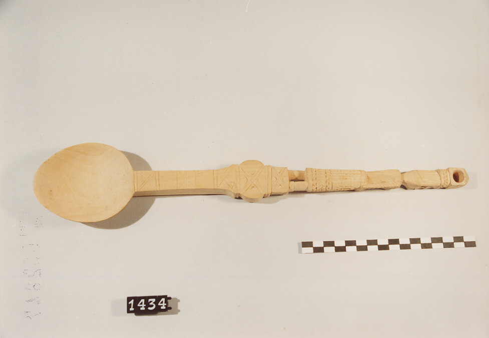 CUCCHIAIO, utensili da cucina - artigianato pastorale (sec. XX seconda metà)