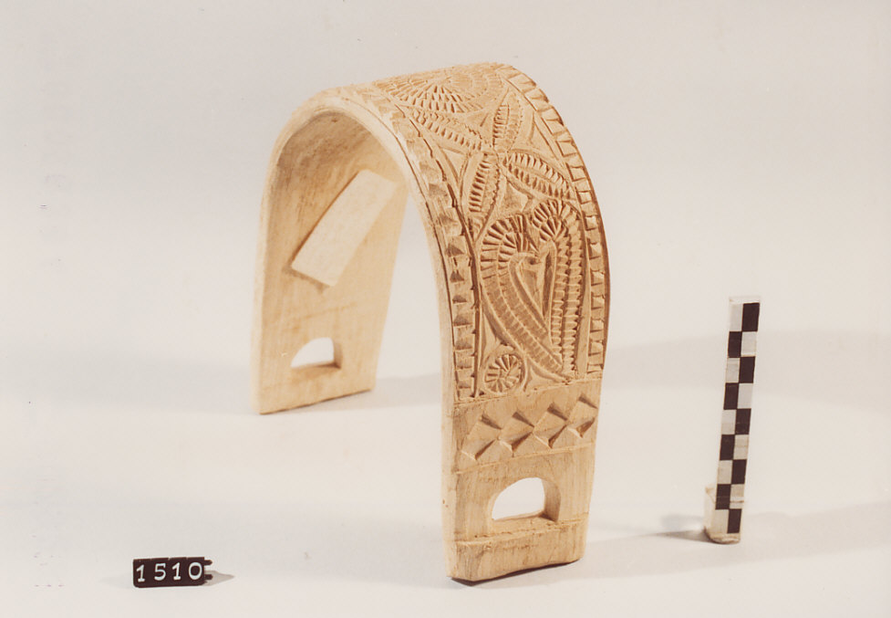 COLLARE PER OVINI E CAPRINI, utensili per la pastorizia - artigianato pastorale (1976)