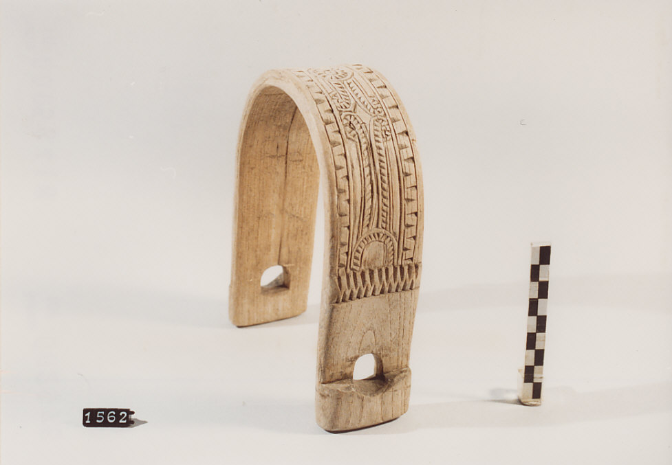 COLLARE PER OVINI E CAPRINI, utensili per la pastorizia - artigianato pastorale (1976)