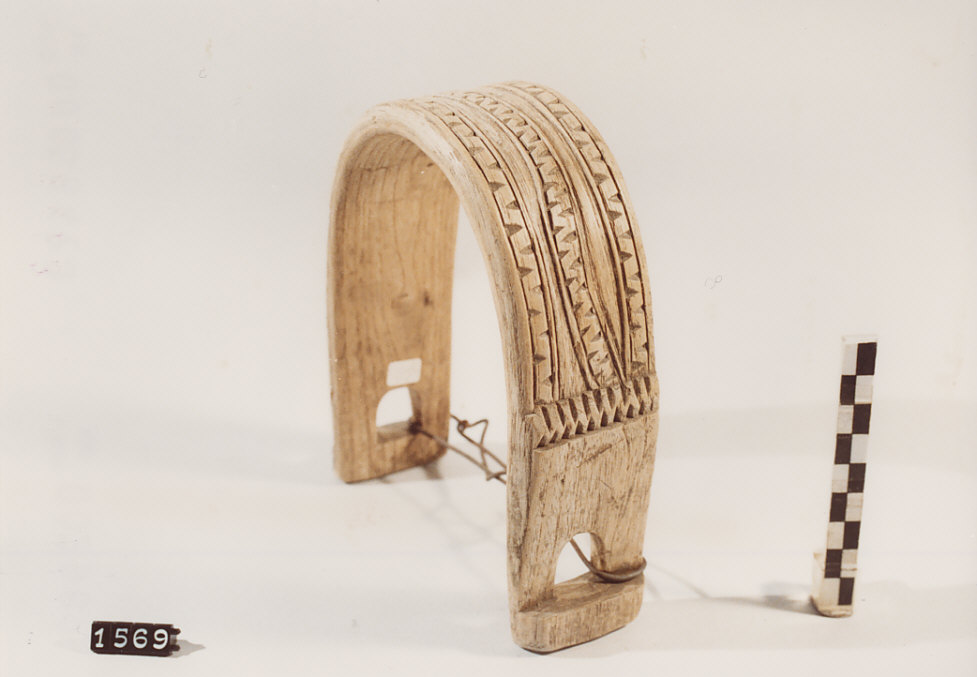 COLLARE PER OVINI E CAPRINI, utensili per la pastorizia - artigianato pastorale (1976)