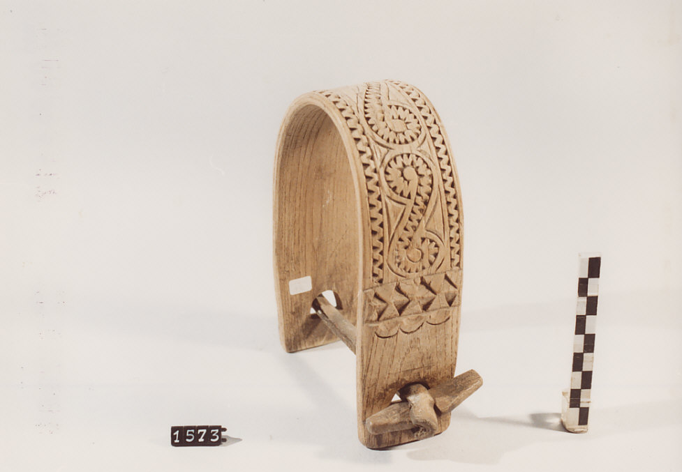 COLLARE PER OVINI E CAPRINI, utensili per la pastorizia - artigianato pastorale (sec. XX terzo quarto)