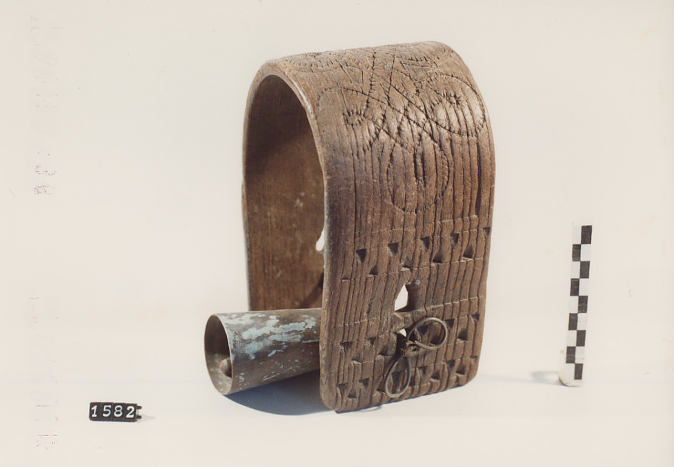 COLLARE PER OVINI E CAPRINI, utensili per la pastorizia - artigianato pastorale (sec. XX prima metà)