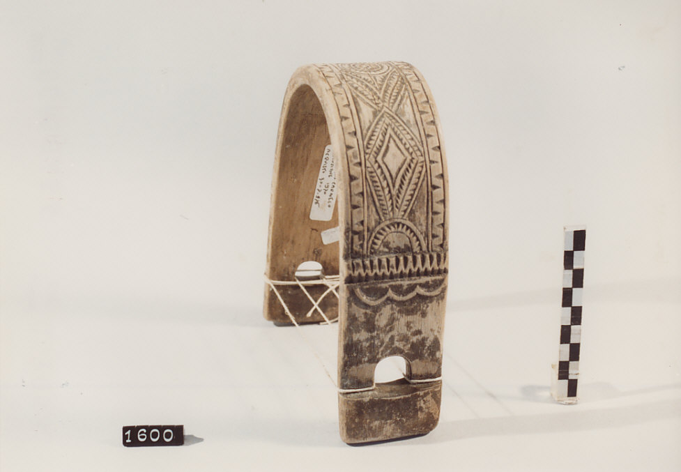 COLLARE PER OVINI E CAPRINI, utensili per la pastorizia - artigianato pastorale (1970)