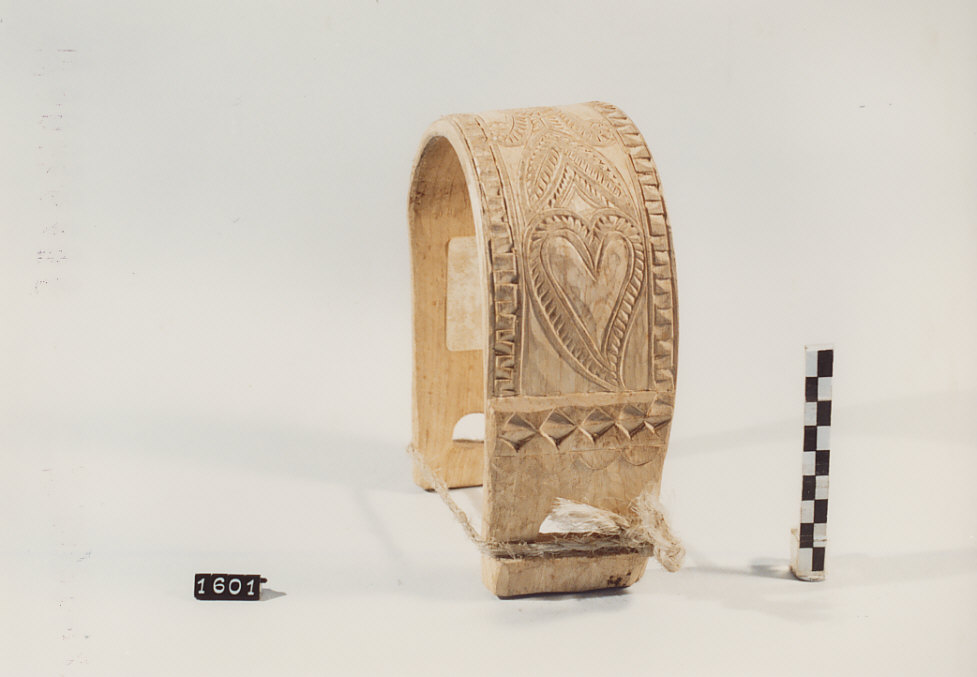 COLLARE PER OVINI E CAPRINI, utensili per la pastorizia - artigianato pastorale (1976)