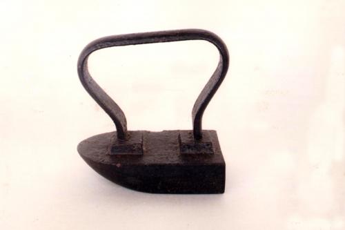 ferro da stiro, ferri da stiro, utensili da lavoro - bottega calabrese (sec. XIX fine - sec. XX inizio, da 1890 a 1910)