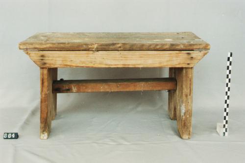 sgabello, monili, mobilia - bottega calabrese (sec. XX prima metà, da 1900 a 1949)