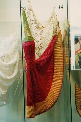 sottogonna nuziale, abiti nuziali, costumi popolari - cultura Arbereshe (sec. XX prima metà, da 1900 a 1949)