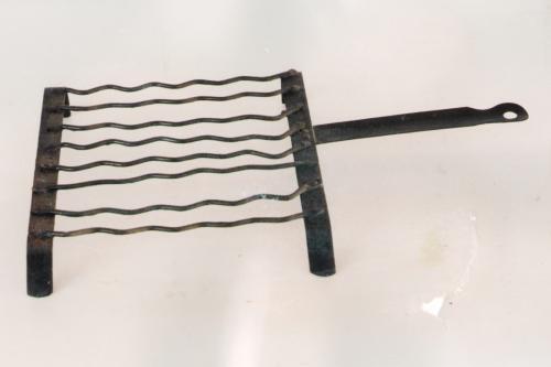 griglia, griglie, utensili domestici - bottega calabrese (sec. XX prima metà, da 1900 a 1949)