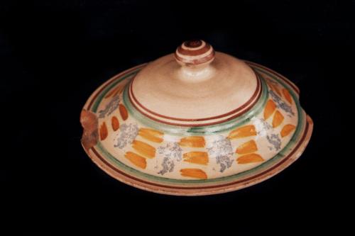 coperchio di zuppiera, coperchi, vasellame da cucina - bottega calabrese (sec. XX prima metà, da 1900 a 1949)