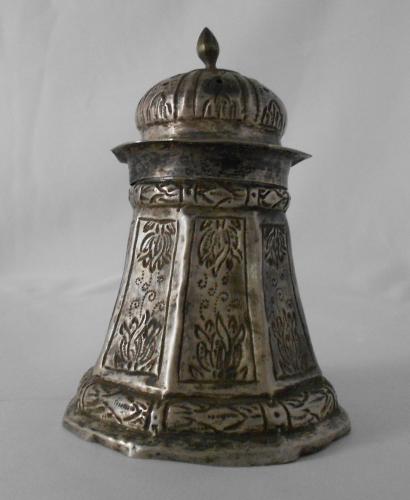 bruciaprofumi, opera isolata - bottega orientale (sec. XVII)