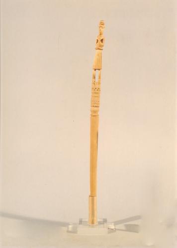 figura femminile (conocchia, conocchie, strumenti da lavoro) - artigianato pastorale (sec. XX seconda metà, da 1950 a 1999)