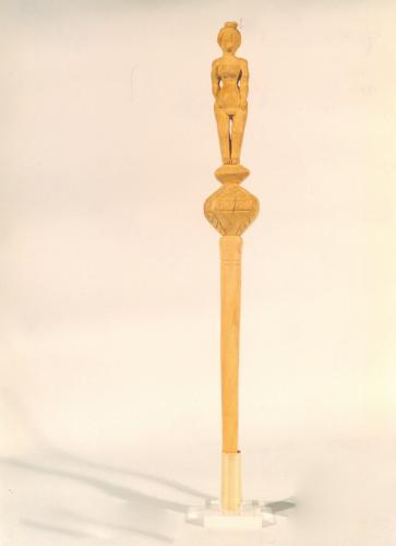 figure femminili (conocchia, conocchie, strumenti da lavoro) di Tassone Michele - artigianato contadino (sec. XX seconda metà, da 1950 a 1999)