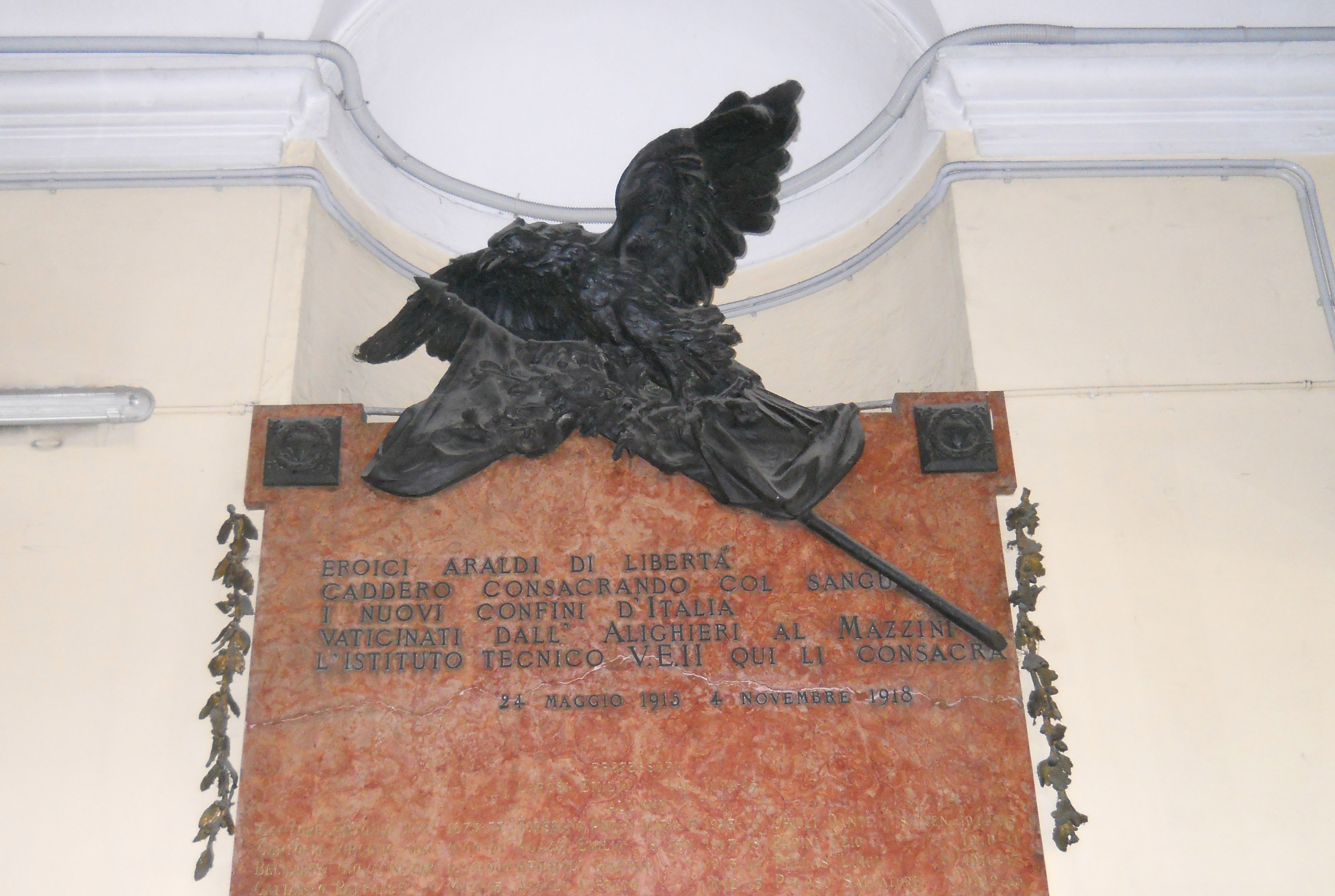 allegoria della Vittoria (lapide commemorativa ai caduti) - ambito ligure (prima metà XX)