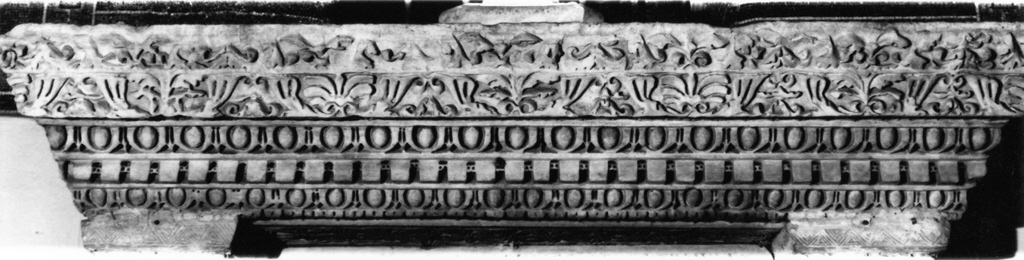 architrave - ambito romano (fine/ inizio secc. III/ IV, sec. IX)
