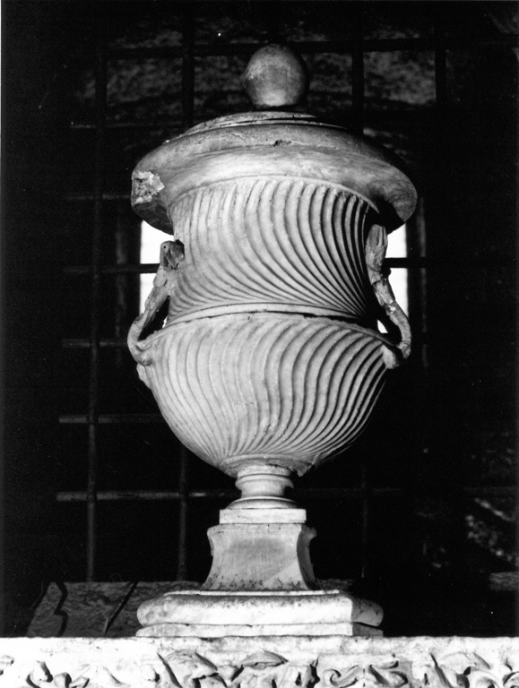 urna - maestranze romane (secc. III/ IV, sec. IX, sec. XVIII)