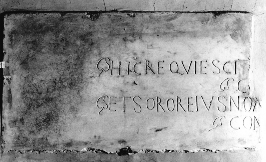 lapide tombale, frammento - bottega romana (sec. V)