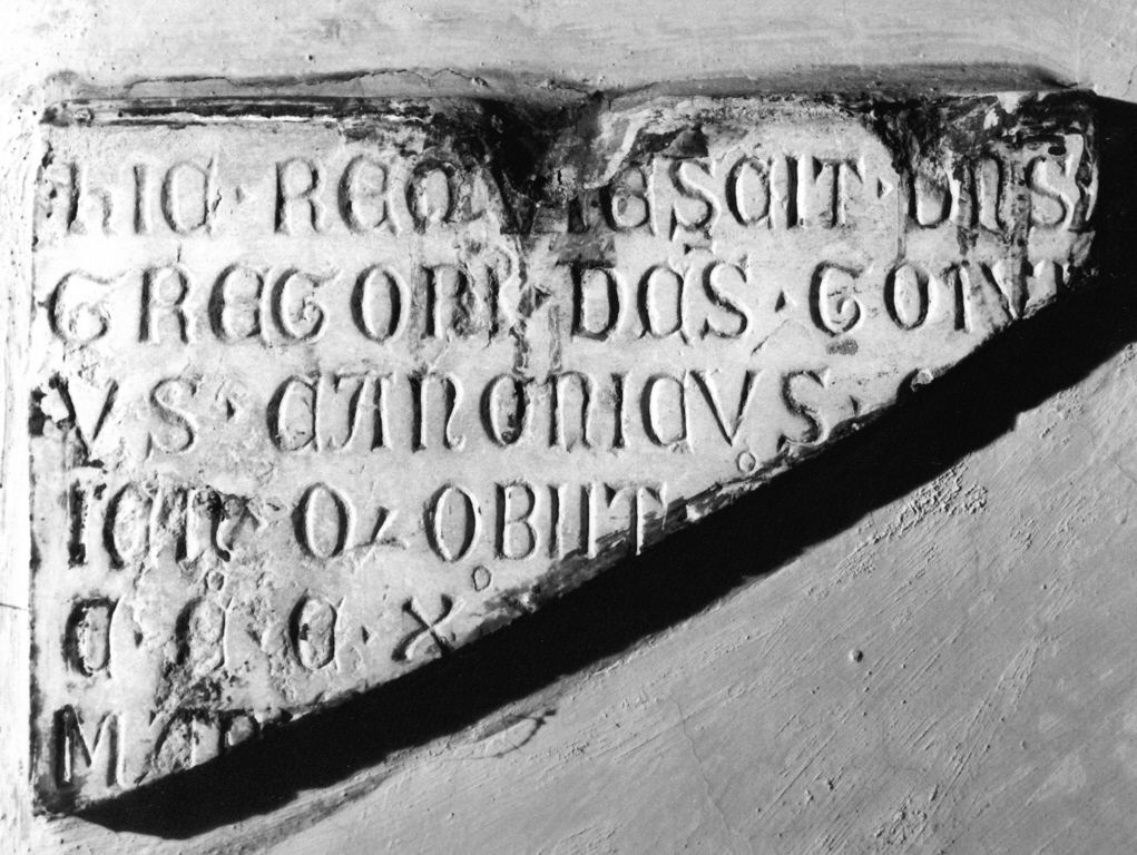 lapide tombale, frammento - bottega romana (sec. XIV)