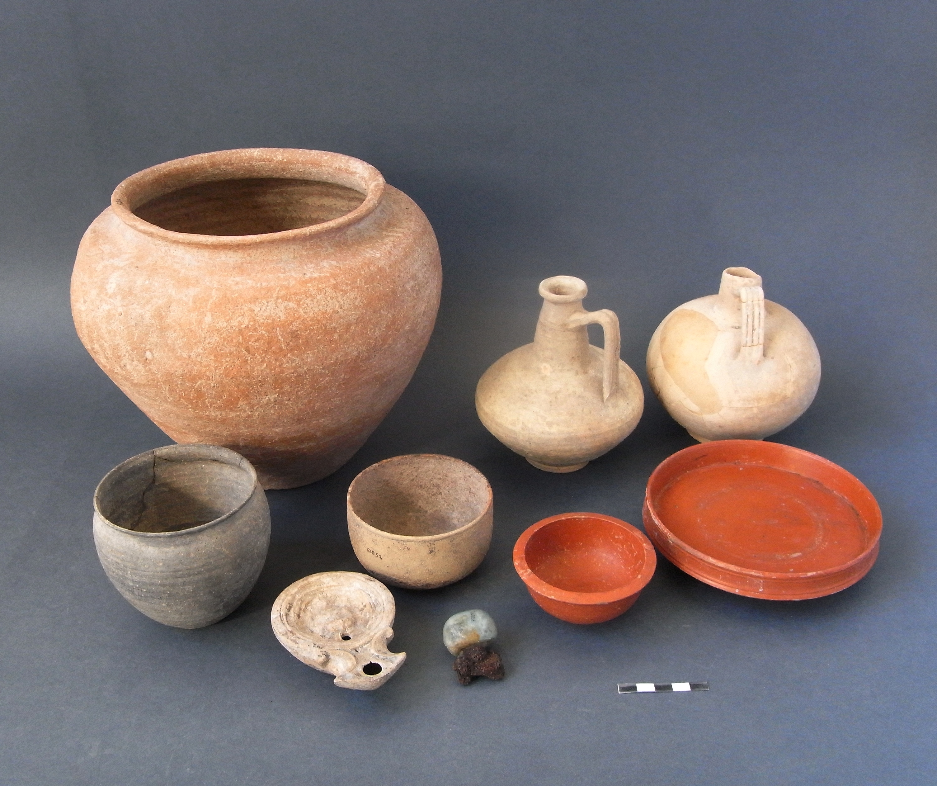 Necropoli di Albintimilium, tomba 70 (tomba a incinerazione in cassa laterizia, area ad uso funerario) - Ventimiglia (IM)  (metà Età romana imperiale)