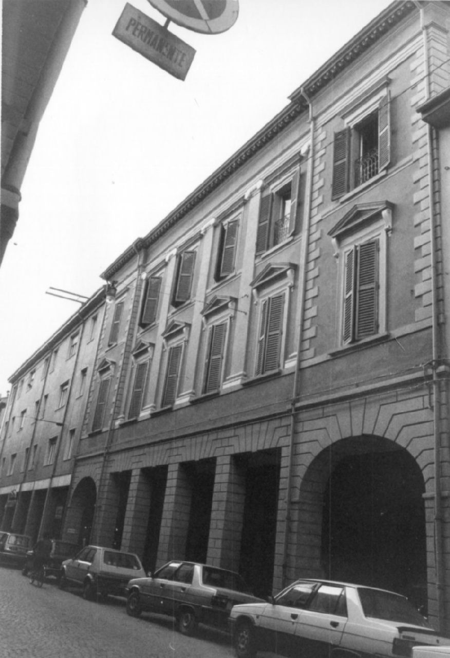 Palazzo Modena-Carpi (palazzo) - Cento (FE) 