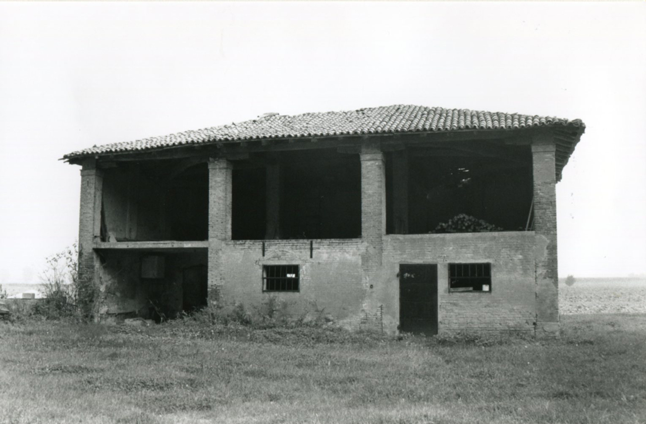 C. Ca' del Cristo (stalla-fienile) - Cento (FE) 