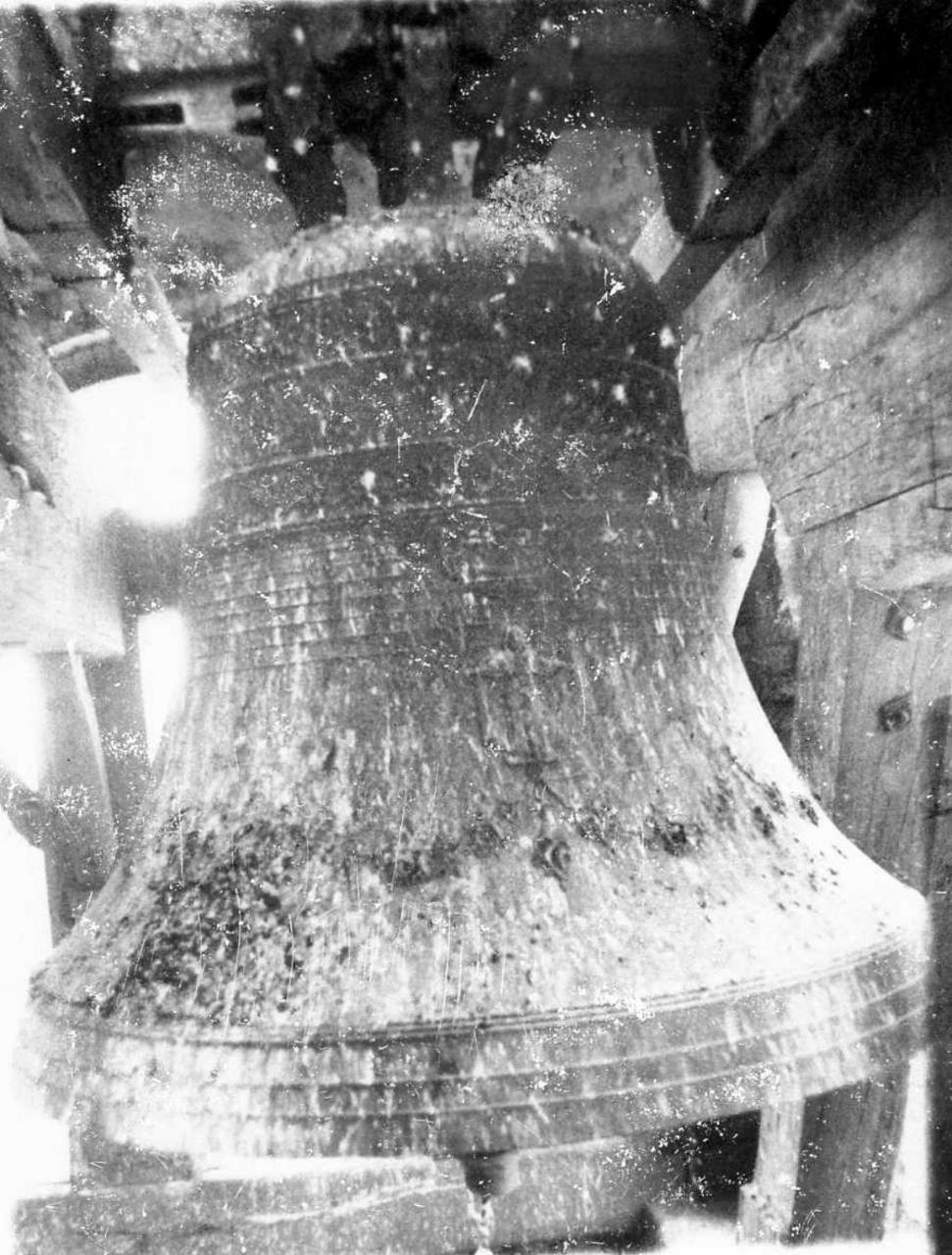 campana - bottega aretina (metà sec. XX)