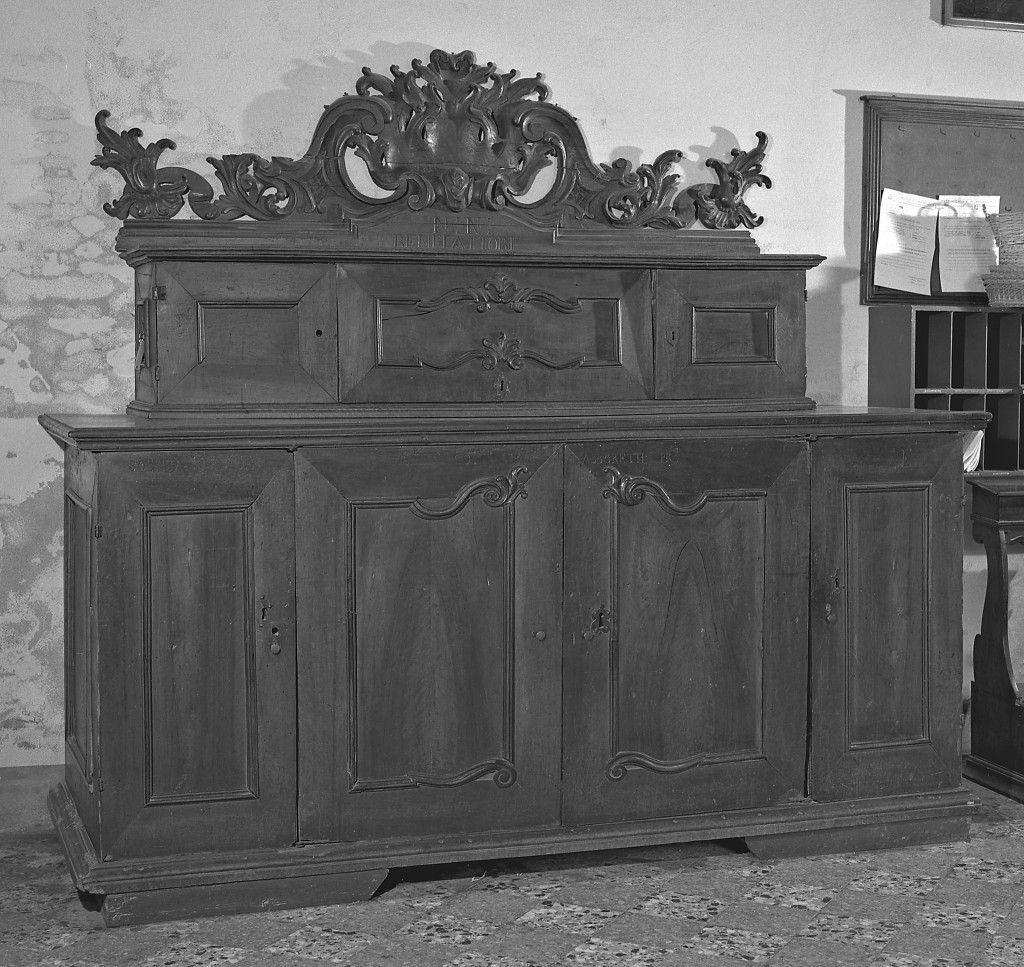 credenza con alzata - manifattura emiliana (sec. XVIII)